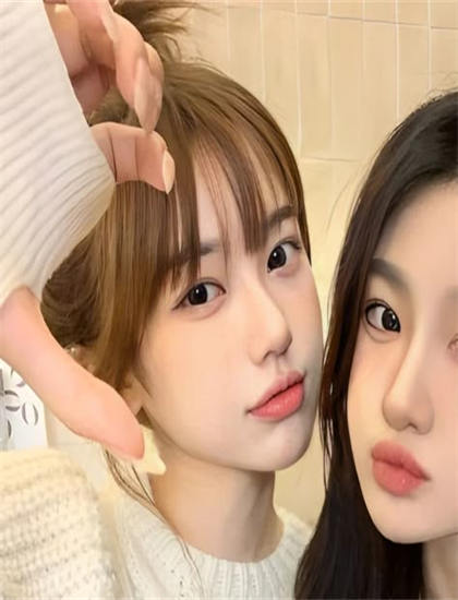 热门的《丛林女孩和恐龙的失落园》的艺术：美学价值与创作技巧探讨