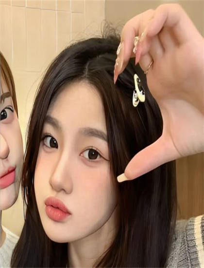 深度探索：《衣柜里的冒险王》的艺术魅力与文化价值——一次全面的艺术分析